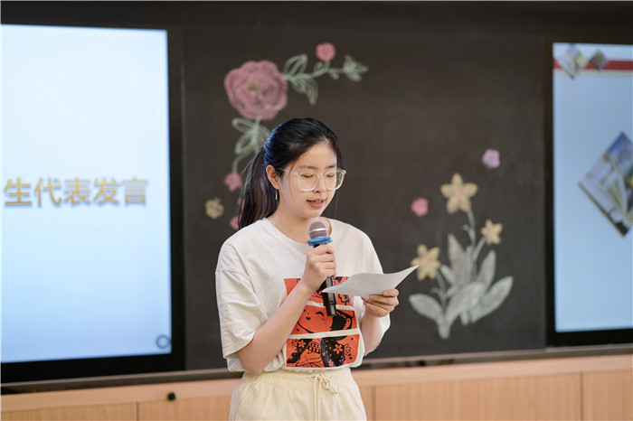 學(xué)生代表1.jpg